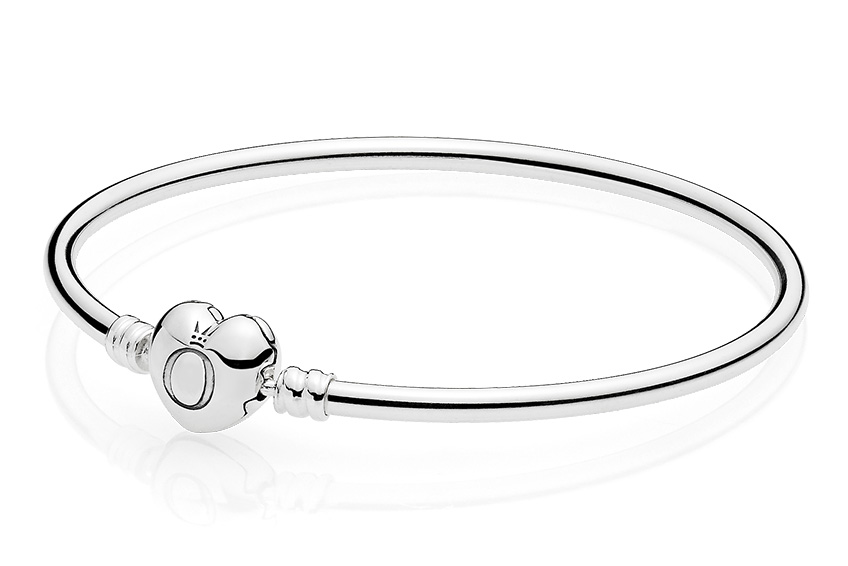 Pandora Moments 596268 Logo Heart Bangle zilver 17 cm
